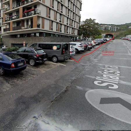 Appartamento Apartman V Bratislave Bratislava Esterno foto