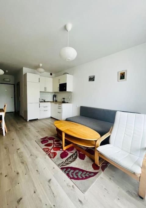 Appartamento Apartman V Bratislave Bratislava Esterno foto