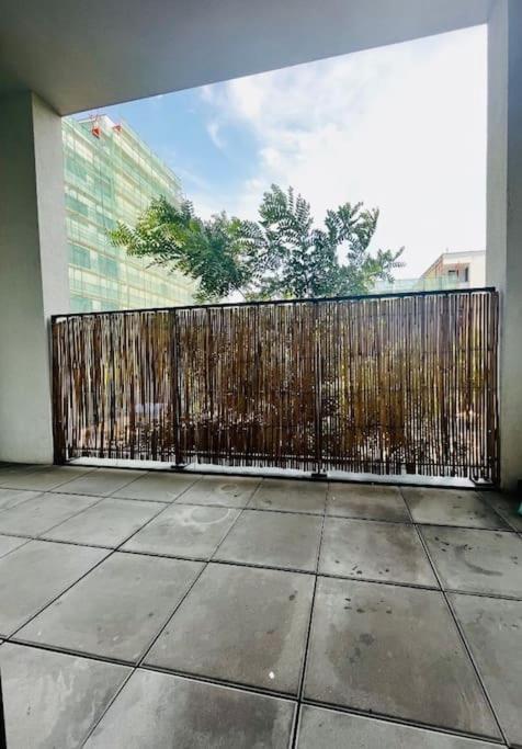 Appartamento Apartman V Bratislave Bratislava Esterno foto